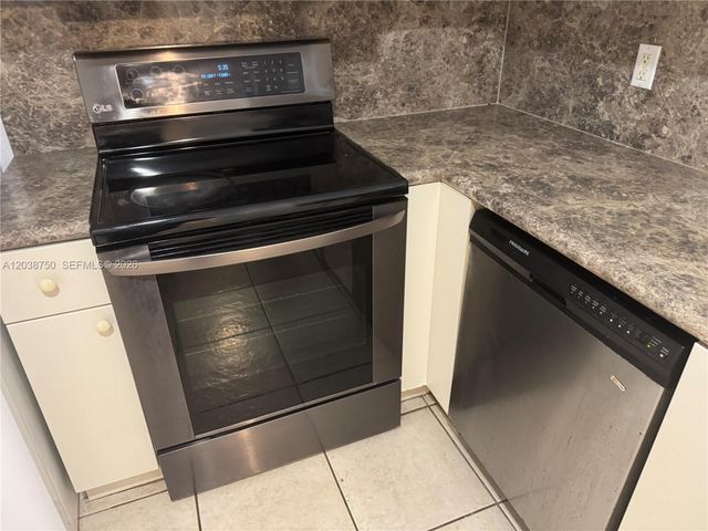 4235 N University Dr 202, Sunrise, FL 33351