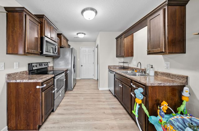 705 Hugh Hunter Rd, Oak Grove, KY 42262