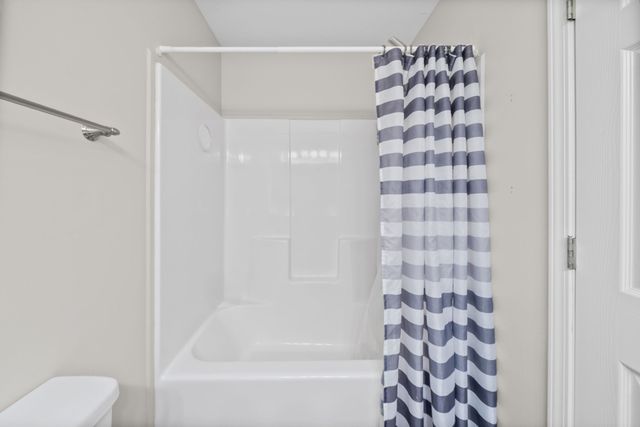 705 Hugh Hunter Rd, Oak Grove, KY 42262