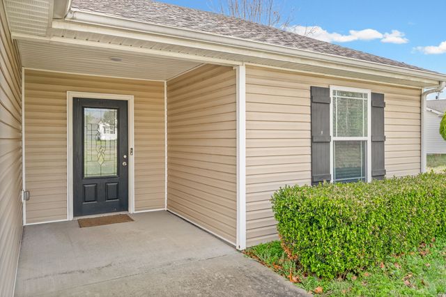 705 Hugh Hunter Rd, Oak Grove, KY 42262