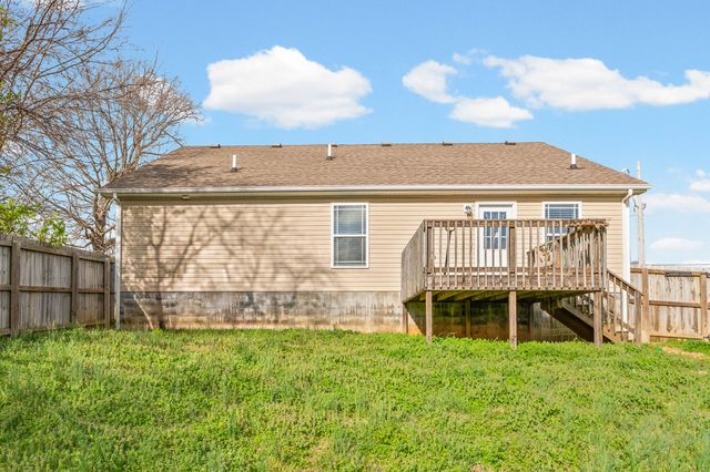 705 Hugh Hunter Rd, Oak Grove, KY 42262