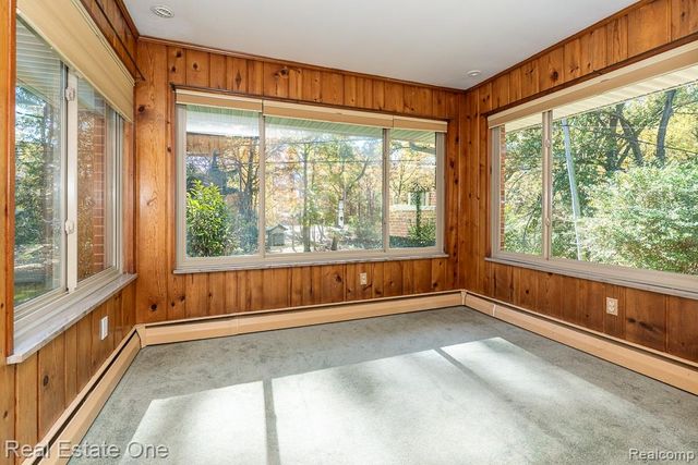 515 Whims Lane, Oakland Charter Township, MI 48306