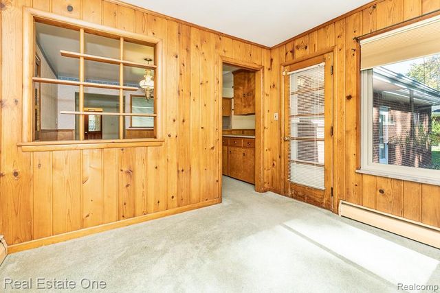 515 Whims Lane, Oakland Charter Township, MI 48306