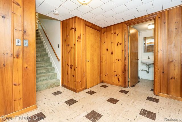 515 Whims Lane, Oakland Charter Township, MI 48306