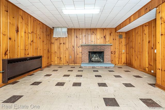 515 Whims Lane, Oakland Charter Township, MI 48306