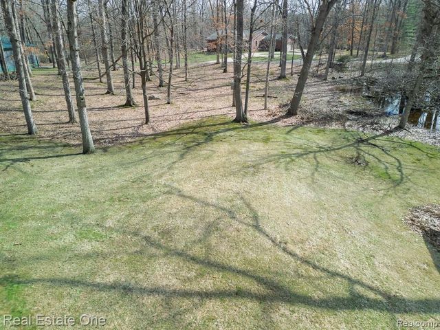 515 Whims Lane, Oakland Charter Township, MI 48306