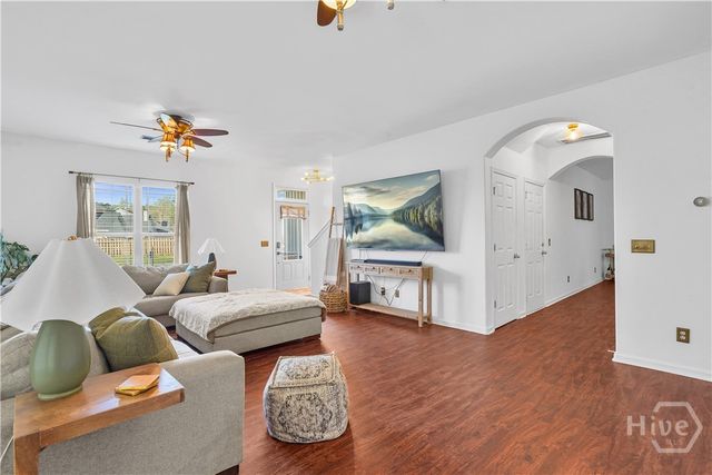 22 Chapel Lake N, Savannah, GA 31419