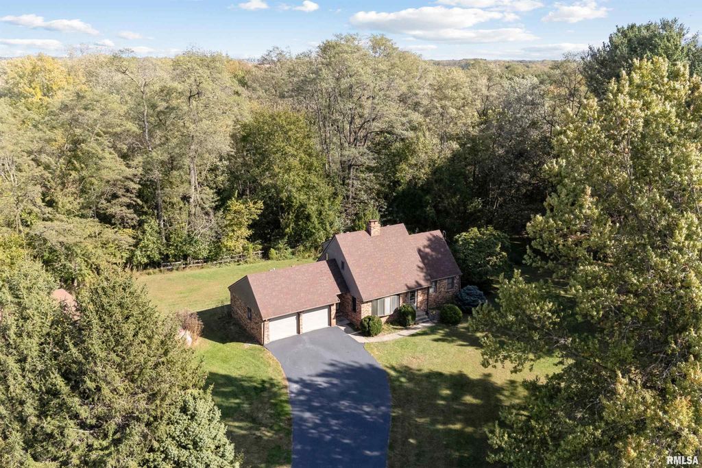 12100 W COUNTY Road, Orion, IL 61273