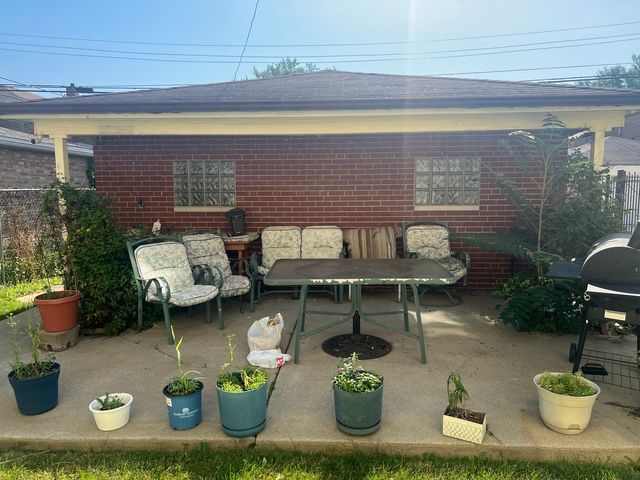 1351 N Latrobe Avenue, Chicago, IL 60651