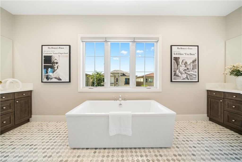 Image 37 of property listing at 57 Kite, Irvine, CA 92618