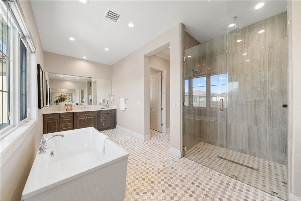 Image 39 of property listing at 57 Kite, Irvine, CA 92618