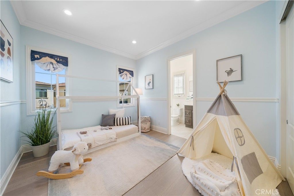 Image 41 of property listing at 57 Kite, Irvine, CA 92618