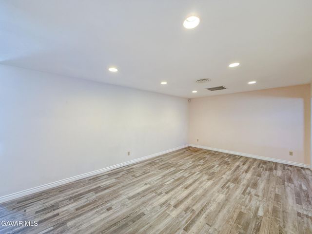 2535 E Avenue R-3, Palmdale, CA 93550