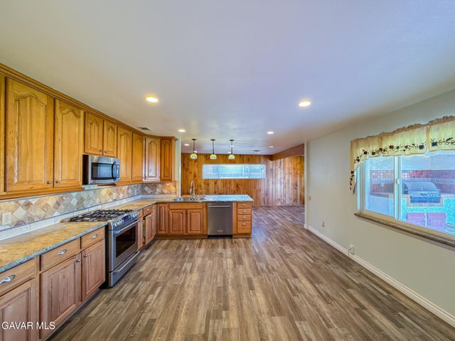 2535 E Avenue R-3, Palmdale, CA 93550