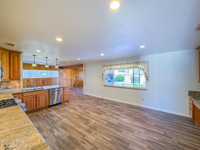 2535 E Avenue R-3, Palmdale, CA 93550