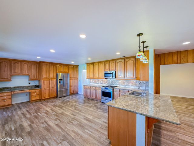 2535 E Avenue R-3, Palmdale, CA 93550