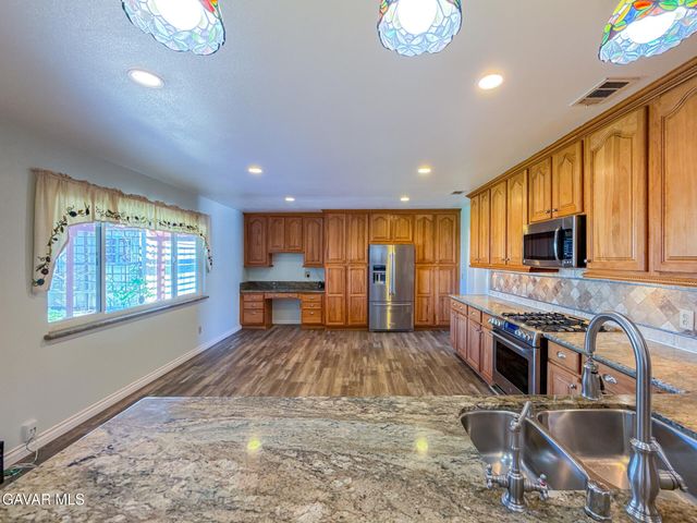 2535 E Avenue R-3, Palmdale, CA 93550