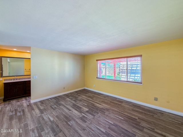 2535 E Avenue R-3, Palmdale, CA 93550