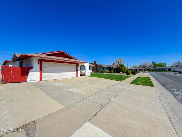 2535 E Avenue R-3, Palmdale, CA 93550