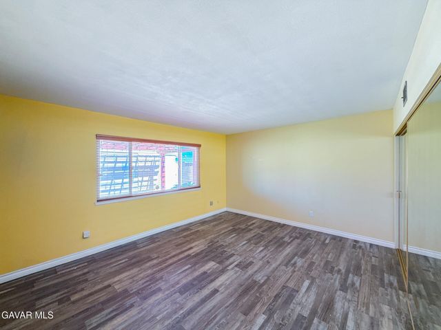 2535 E Avenue R-3, Palmdale, CA 93550