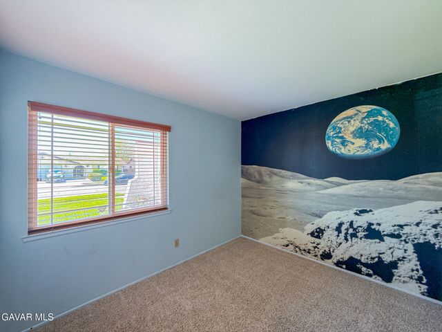 2535 E Avenue R-3, Palmdale, CA 93550