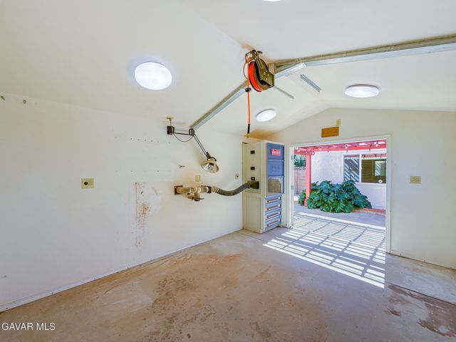 2535 E Avenue R-3, Palmdale, CA 93550