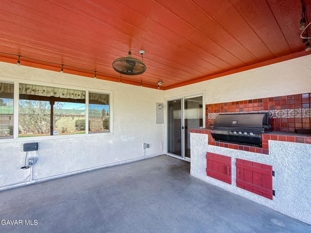 2535 E Avenue R-3, Palmdale, CA 93550