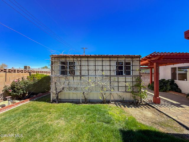 2535 E Avenue R-3, Palmdale, CA 93550