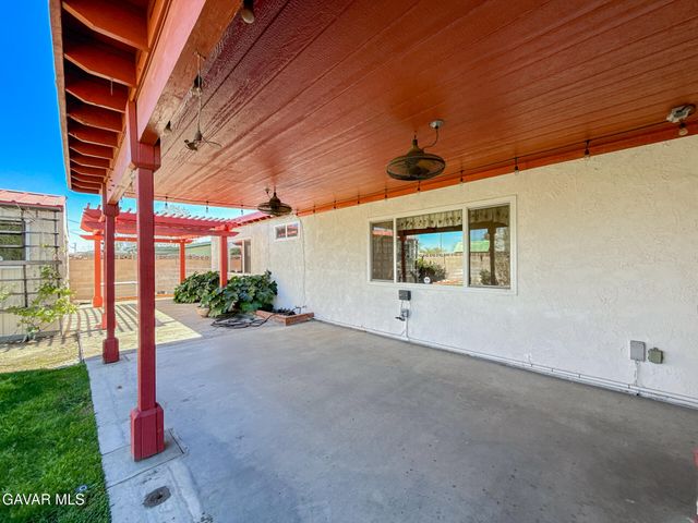 2535 E Avenue R-3, Palmdale, CA 93550