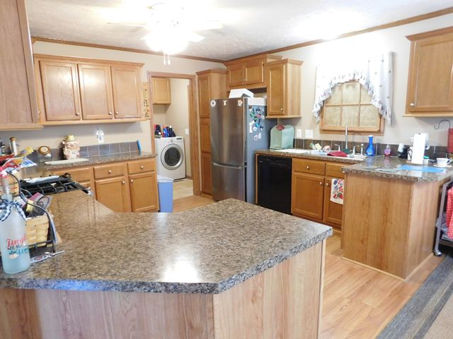 13 Hickory Lane, Sandwich, IL 60548