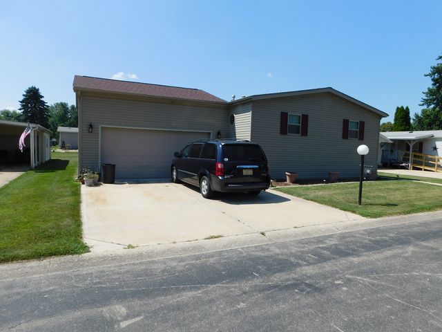 13 Hickory Lane, Sandwich, IL 60548