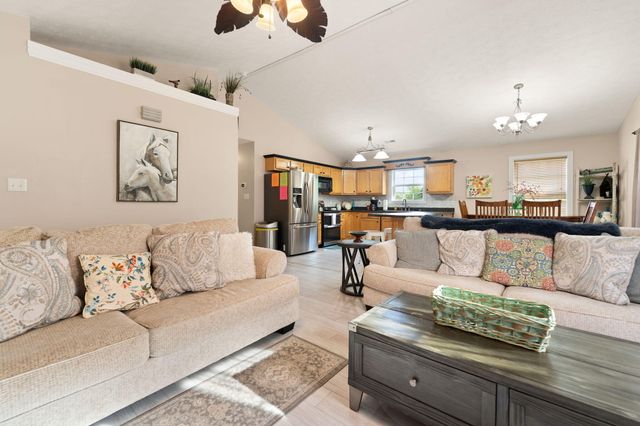 364 Twin Rivers Drive, Bronston, KY 42518