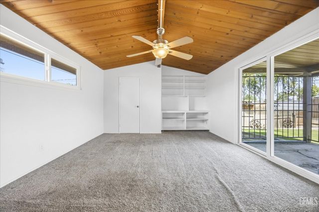 2712 Hollins Street, Bakersfield, CA 93305