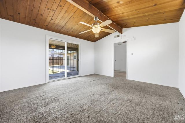2712 Hollins Street, Bakersfield, CA 93305