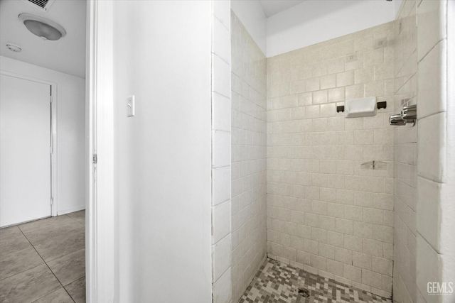 2712 Hollins Street, Bakersfield, CA 93305