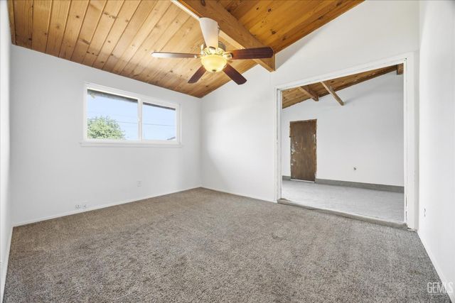 2712 Hollins Street, Bakersfield, CA 93305