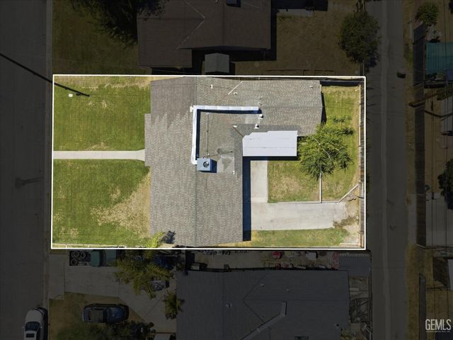 2712 Hollins Street, Bakersfield, CA 93305