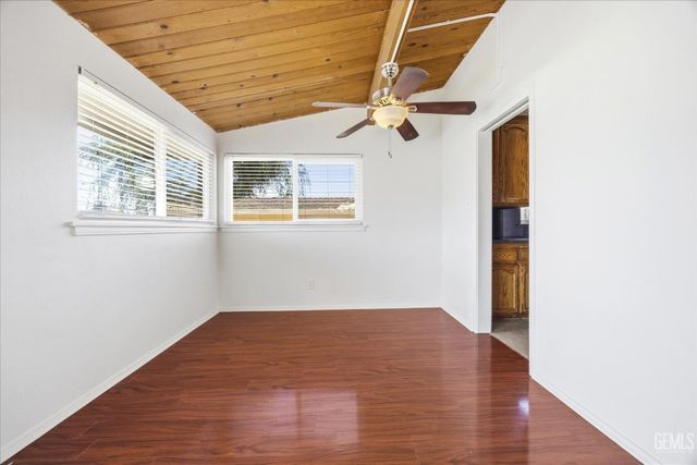 2712 Hollins Street, Bakersfield, CA 93305
