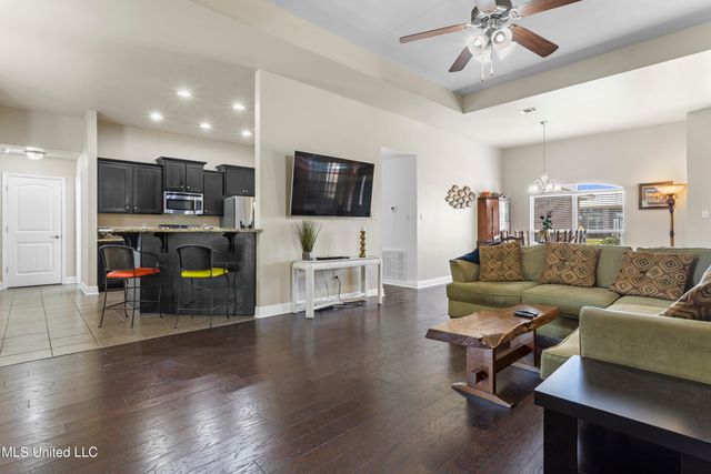 122 Gannet Lane, Ocean Springs, MS 39564