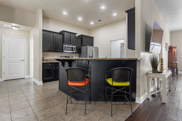 122 Gannet Lane, Ocean Springs, MS 39564