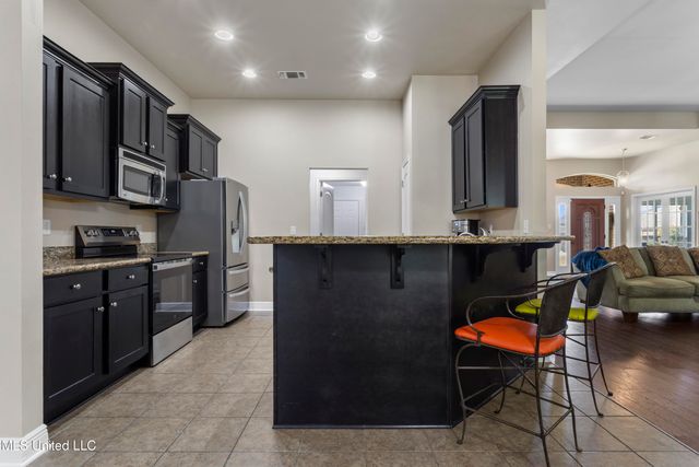 122 Gannet Lane, Ocean Springs, MS 39564