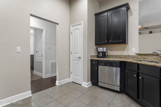 122 Gannet Lane, Ocean Springs, MS 39564