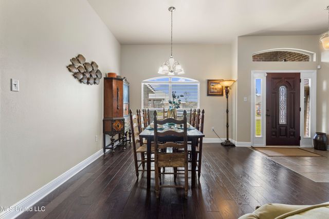 122 Gannet Lane, Ocean Springs, MS 39564