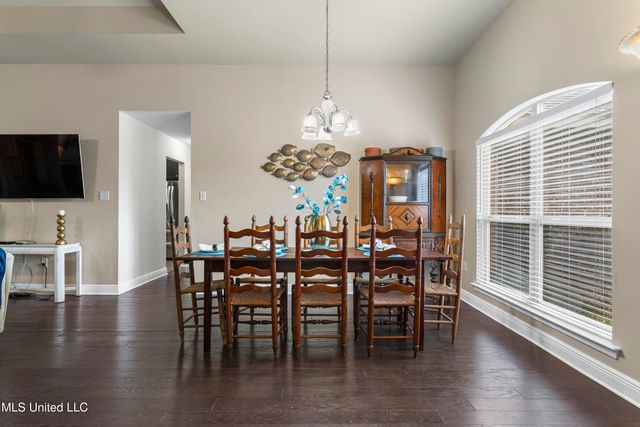 122 Gannet Lane, Ocean Springs, MS 39564