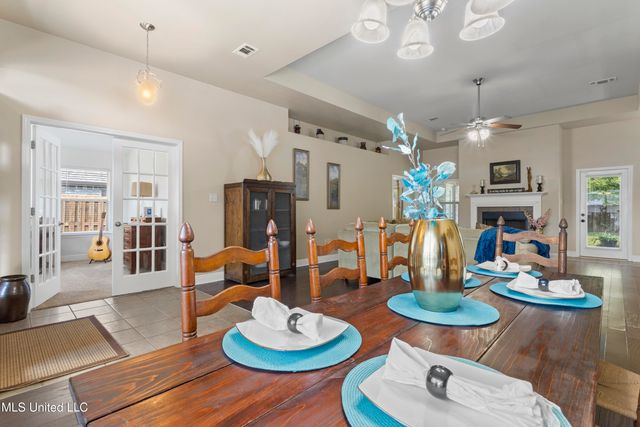 122 Gannet Lane, Ocean Springs, MS 39564