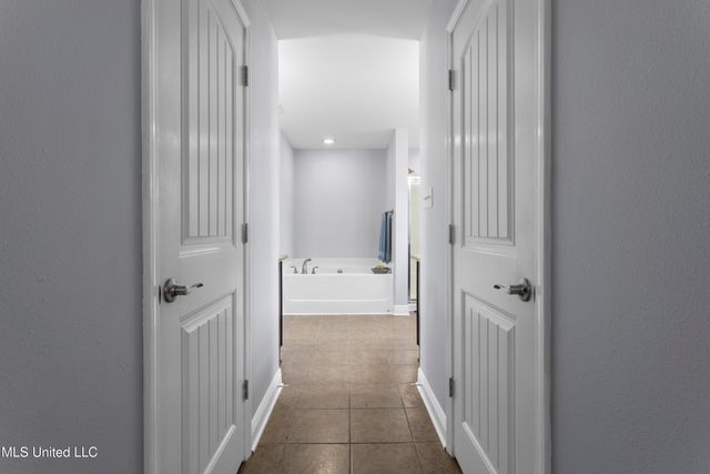 122 Gannet Lane, Ocean Springs, MS 39564