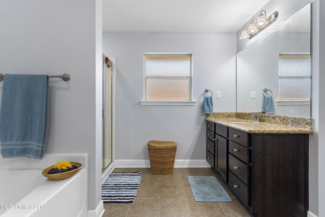 122 Gannet Lane, Ocean Springs, MS 39564