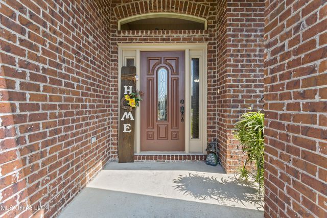 122 Gannet Lane, Ocean Springs, MS 39564