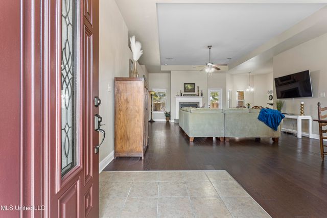 122 Gannet Lane, Ocean Springs, MS 39564