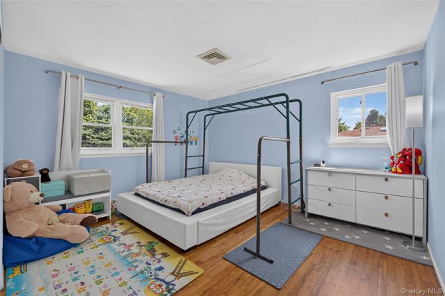 1171 Carlls Straight Path, Dix Hills, NY 11746